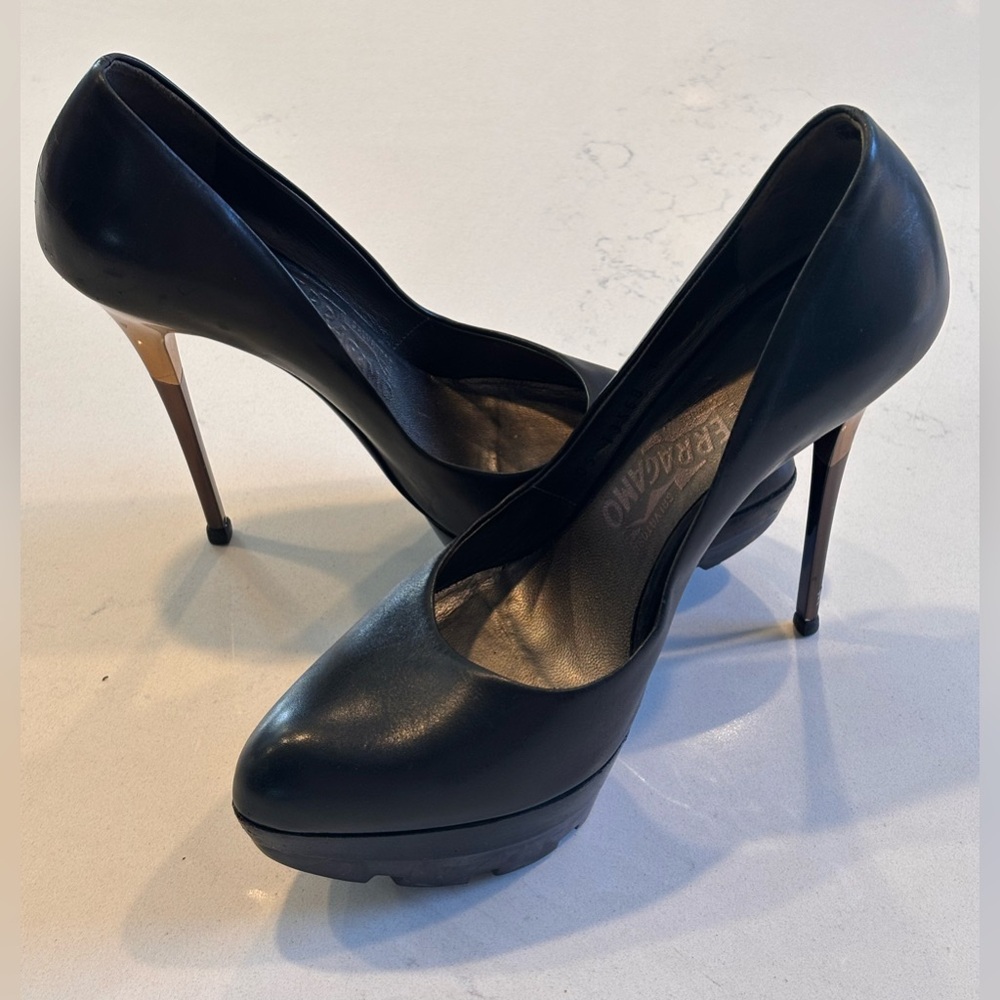 Salvatore Ferragamo LIDA Black Leather Platform Pump Heels Size 8 - Picture 5 of 13